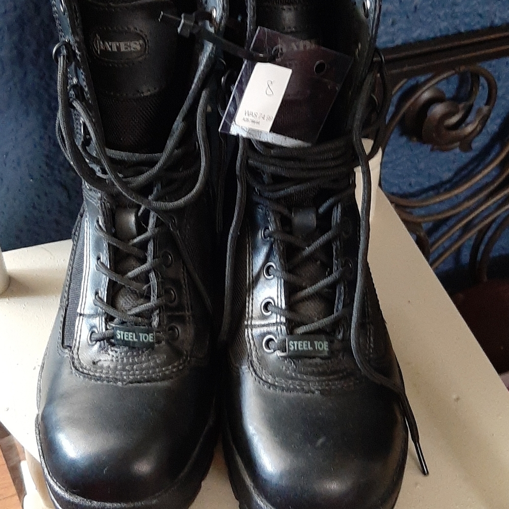 Bates steel toe boots slip resistant men's size 8